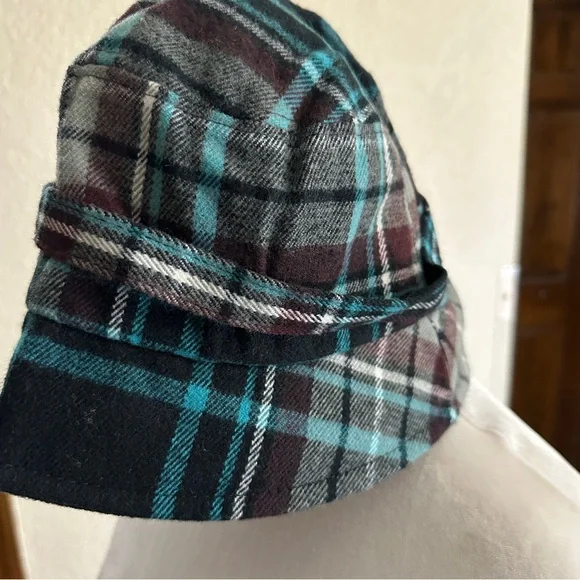 D&Y Women One Size Fits Most Plaid Bucket Hat with Embellished Buckle Accent - Picture 4 of 7